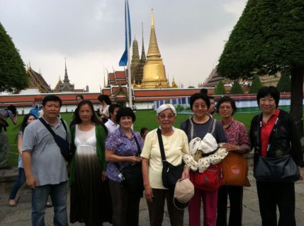 9 Bangkok Royal Palace