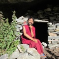 mingyur-rinpoche-outside-cave