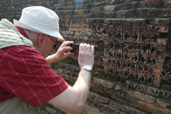 10 Photographing Carvings at Kudan